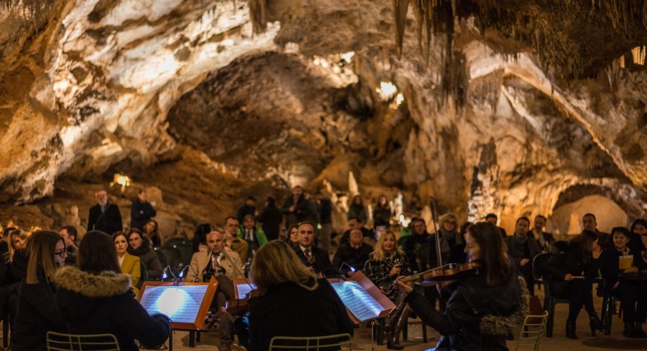 lipa-cave-events